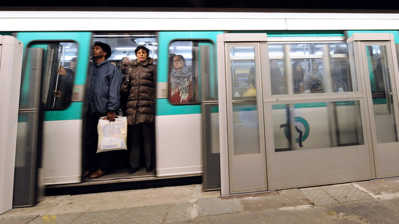 Attaque dans le métro parisien : un jeune homme entre la vie et la mort