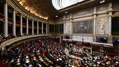 Abstention record chez les marcheurs sur la loi anticasseurs : vent de fronde chez LREM ?