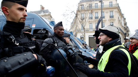 Un gendarme aux Gilets jaunes à Montpellier : «Toutes nos familles, elles sont avec vous !» (VIDEO)