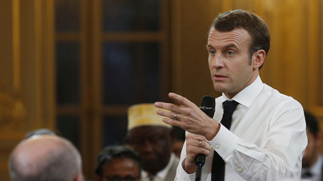 Emmanuel Macron lors du grand débat national avec les députés d'Outre-Mer le 1er février 2019 à l'Elysée à Paris.