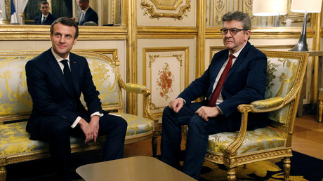 Emmanuel Macron reçoit Jean-Luc Mélenchon au Palais de l'Elysée, le 6 février 2019. 