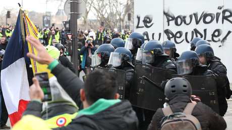 Main arrachée : un syndicaliste de la police estime que c'est «bien fait pour sa gueule»