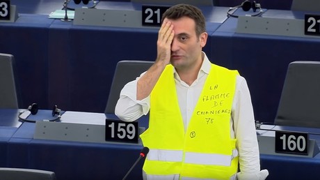 Florian Philippot lors de son hommage aux Gilets jaunes mutilés au Parlement européen le 11 février.