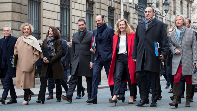 L'heure du remaniement a-t-elle sonné pour Emmanuel Macron ?