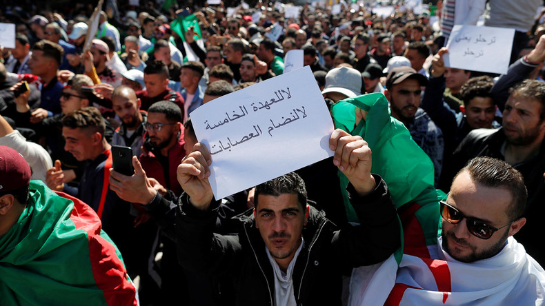 Après les manifestations, les Algériens attendent une réponse du camp présidentiel