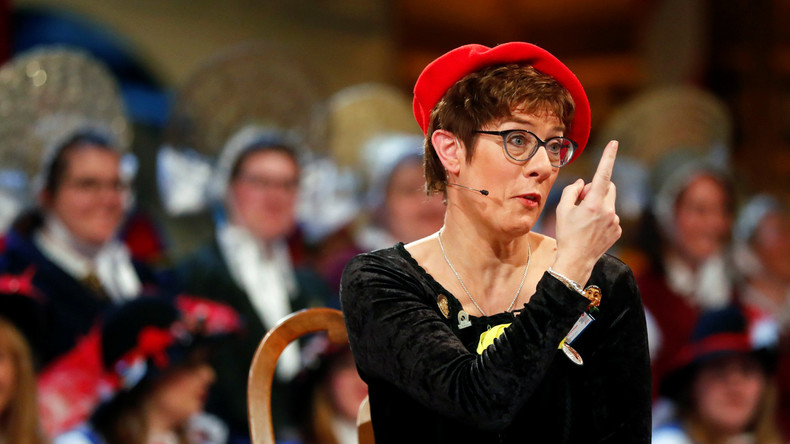 «Pisser assis ou debout» : la blague sur le «troisième sexe» de la dauphine de Merkel ne passe pas