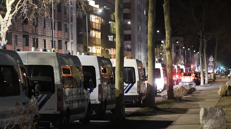 Grenoble : les policiers auraient-ils dû abandonner la course-poursuite ?