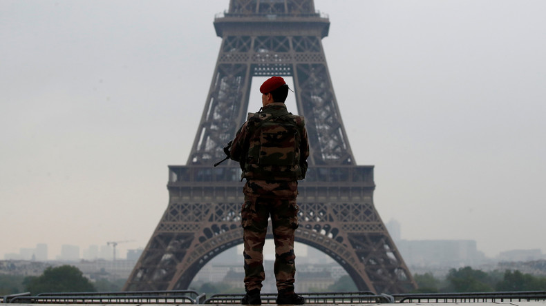 Aéroport de Roissy : une militaire Sentinelle de 24 ans se suicide avec son arme de service