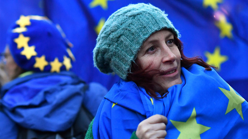 Les députés britanniques votent pour un possible report du Brexit 