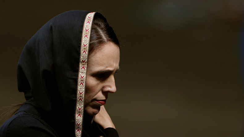 Des Néo-Zélandaises portent un hijab en hommage aux victimes de Christchurch