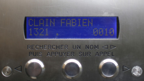 En novembre 2015, après l'attentat du Bataclan revendiqué par Daesh avec la voix de Fabien Clain, on pouvait encore lire son nom sur l'interphone de son immeuble à Alençon (image d'illustration).