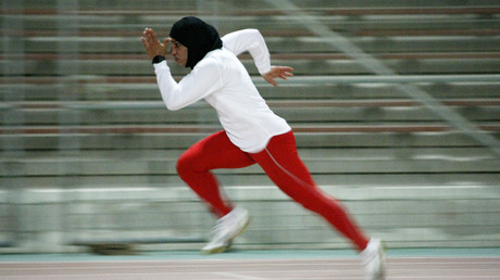 Libération offre une tribune à des femmes musulmanes qui défendent le hijab de sport