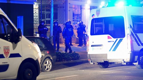 Grenoble : troisième nuit d'émeutes après la mort de deux jeunes (VIDEO)