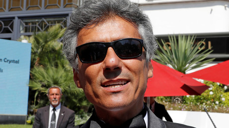 «Vous êtes un islamiste bon teint» : Pierre Liscia refuse de serrer la main de Rachid Nekkaz (VIDEO)