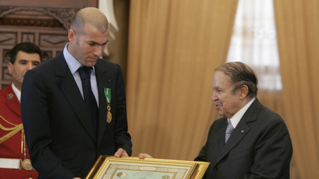 Grand jour pour l'Algérie ? Twitter se délecte du retour de Zidane et du renoncement de Bouteflika