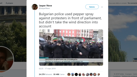 Piégé par le vent : un policier bulgare asperge ses collègues de gaz lacrymogène (VIDEO) 
