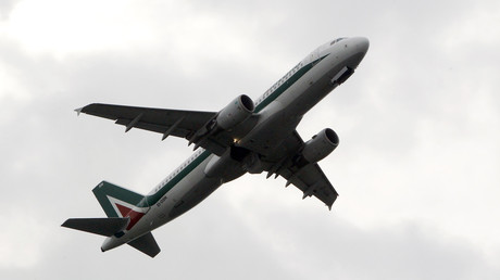 Italie : le chauffeur qui a incendié et détourné un bus scolaire voulait s'envoler pour l'Afrique