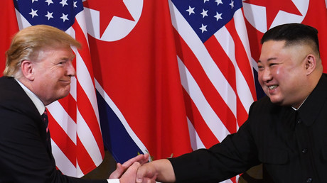 Donald Trump et Kim Jong Un lors de leur rencontre à Hanoï, le 27 février.
