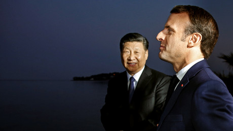 Le président chinois Xi Jinping en compagnie d'Emmanuel Macron le 24 mars 2019 à Beaulieu-sur-Mer près de Nice.