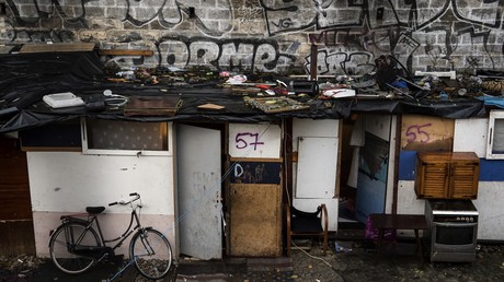 Fausses accusations d'enlèvements d'enfants : des Roms pourchassés en Seine-Saint-Denis (VIDEO)