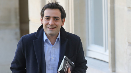 Stéphane Séjourné, directeur de campagne de la liste LREM-Modem pour les prochaines élections européennes, arrive pour une réunion à l'Elysée le 15 février 2019 à Paris (image d'illustration). 