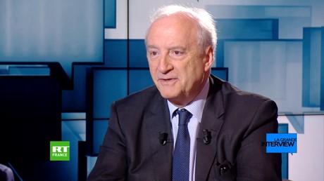 La Grande interview : pour Hubert Védrine, l'UE doit «muter» pour peser face à Trump, Poutine ou Xi