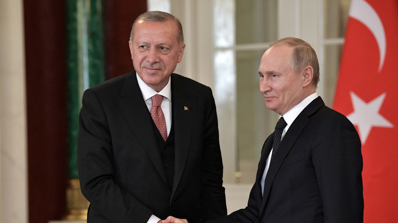 A Moscou, Erdogan rappelle que la Turquie ne renoncera pas à l'achat de S-400 russes