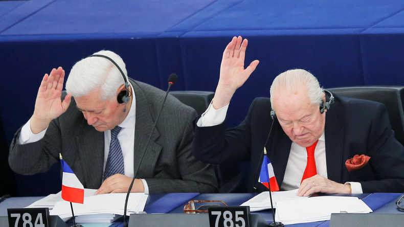 Jean-Marie Le Pen quitte le Parlement européen et conclut : «La postérité vous maudira» (VIDEO)