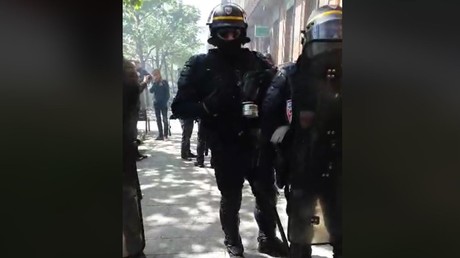 «J'prends 500 euros par week-end !» : un CRS nargue le Gilet jaune Maxime Nicolle (VIDEO)