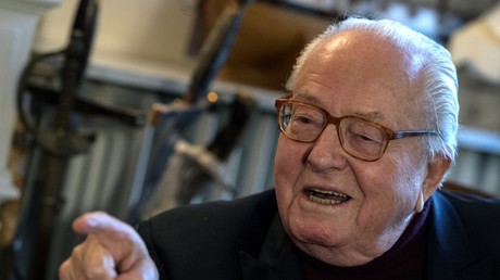 Après plus de 33 ans au Parlement européen, Jean-Marie Le Pen raccroche les gants