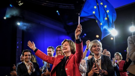 Nathalie Loiseau, tête de liste LREM, se prend les pieds dans le smic européen