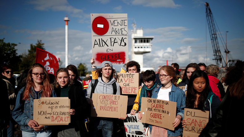 Manifestation au port du Havre contre la vente d'armes française à l'Arabie saoudite (VIDEO)
