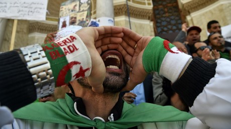 1er mai en Algérie : les manifestants maintiennent la pression, l'armée appelle au dialogue