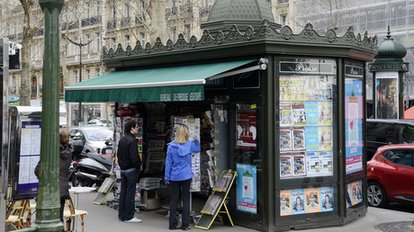 Paris : accusé d'avoir refusé de vendre un numéro de l'Equipe par homophobie, un kiosquier suspendu