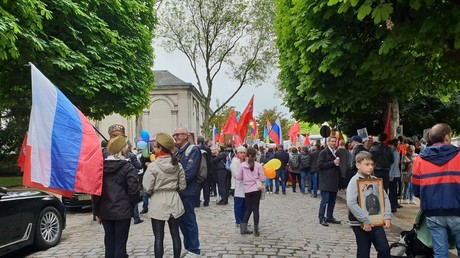 8 mai : à Paris, la Marche des immortels célèbre la victoire contre le nazisme (VIDEOS)