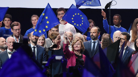 Européennes : Renaissance promet beaucoup mais reconnaît le manque d’influence du Parlement