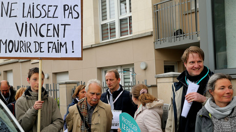 «La vie pour Vincent» : marche blanche en soutien à Vincent Lambert à Paris