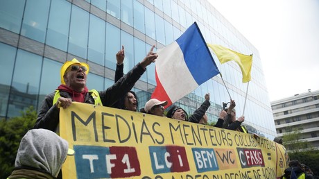 Gilets jaunes et médias : six mois de défiance et de désamour