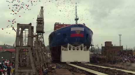Russie : un brise-glace «Oural» à propulsion nucléaire lancé à Saint-Pétersbourg
