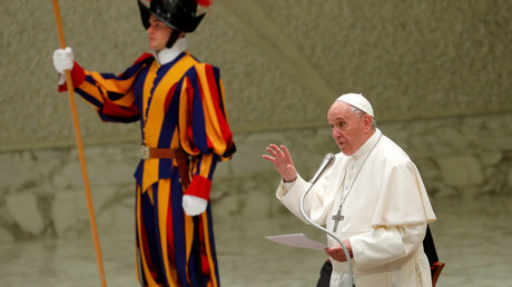 Le pape François met en garde contre la cruauté et l'élitisme opposés aux migrants