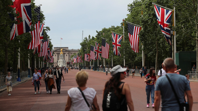 Désistement, invective, consignes politiques : la visite de Trump à Londres pulvérise les protocoles
