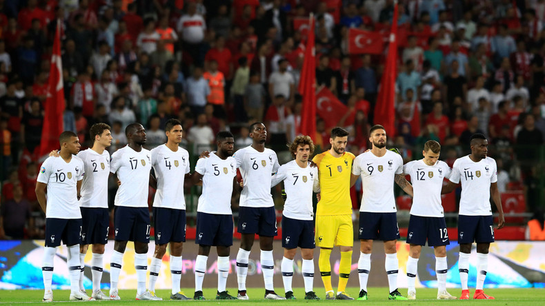 «Inacceptable» : de Macron à Jean-Marie Le Pen, la Marseillaise sifflée en Turquie fait réagir