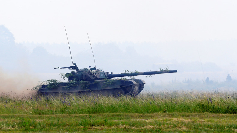 Pologne : en état d’ébriété, il terrorise un village avec un char (IMAGES)