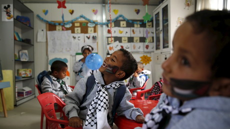 Israël désire vendre aux enchères du matériel scolaire financé par l'UE et confisqué en Palestine