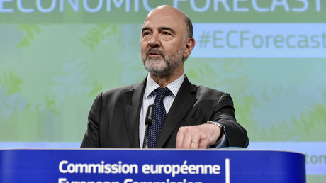 Le commissaire européen aux Affaires économiques Pierre Moscovici recommande l'ouverture d'une procédure contre l'Italie.