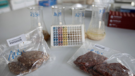 Des centaines de tonnes de faux steaks distribués aux plus démunis