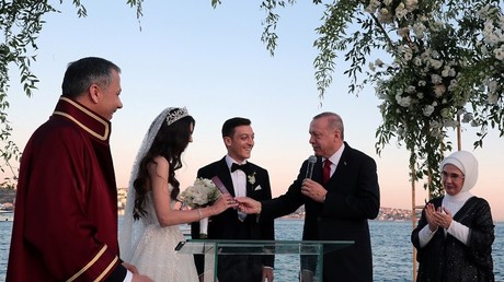 Comme témoin de mariage, Mesut Özil a choisi... Recep Tayyip Erdogan (PHOTO)