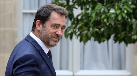 Un ballon d'essai ? Christophe Castaner confie être ouvert à un débat sur des quotas d'immigration