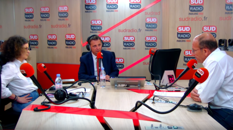 Chambres à gaz : Etienne Chouard exprime ses regrets et quitte Sud Radio