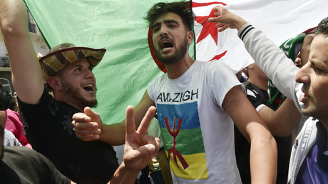 Algérie : 18e vendredi de mobilisation après une polémique sur les drapeaux